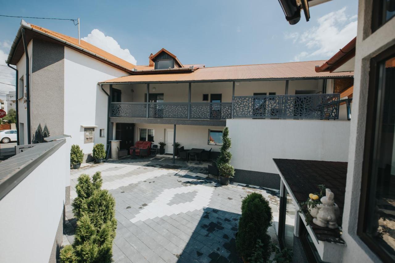 Endlich Zuhause Hotel Sibiu Ngoại thất bức ảnh