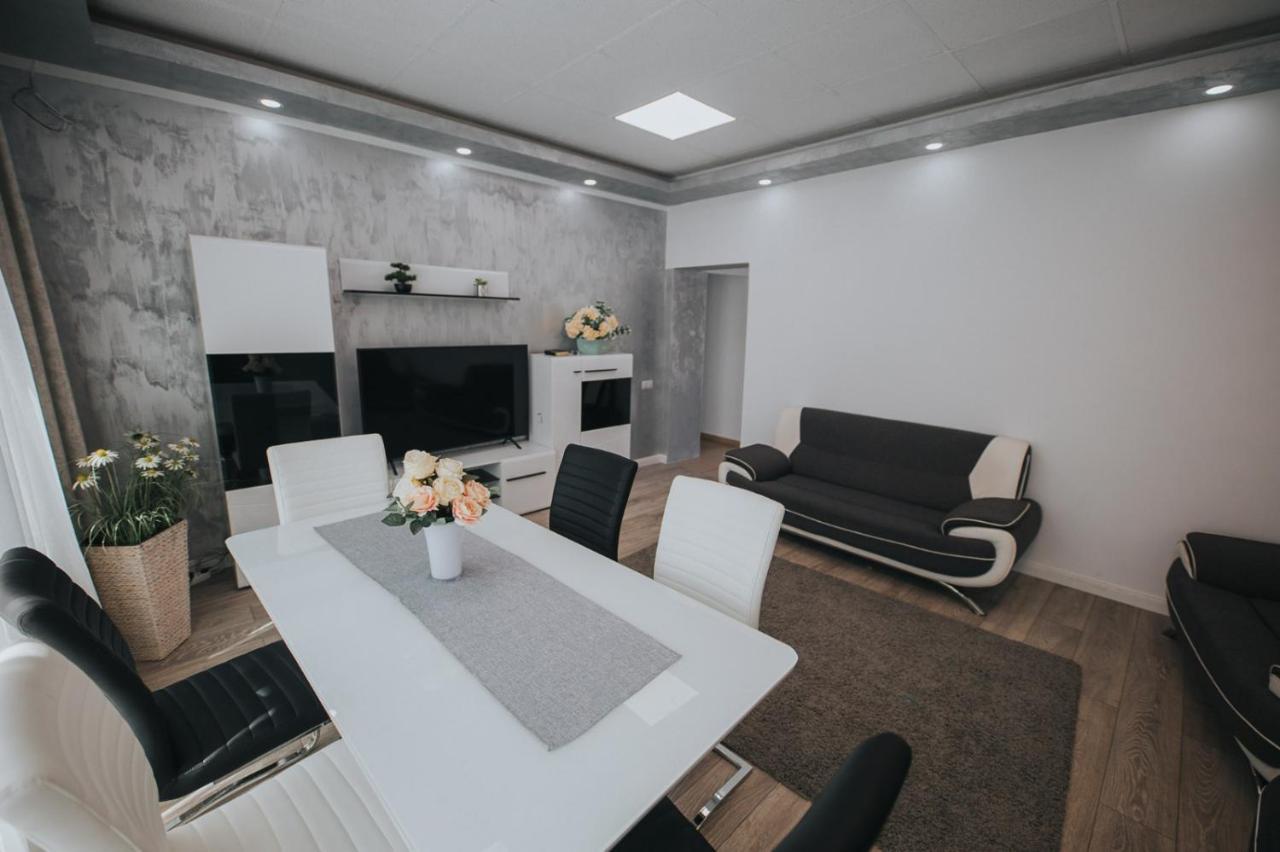 Endlich Zuhause Hotel Sibiu Ngoại thất bức ảnh